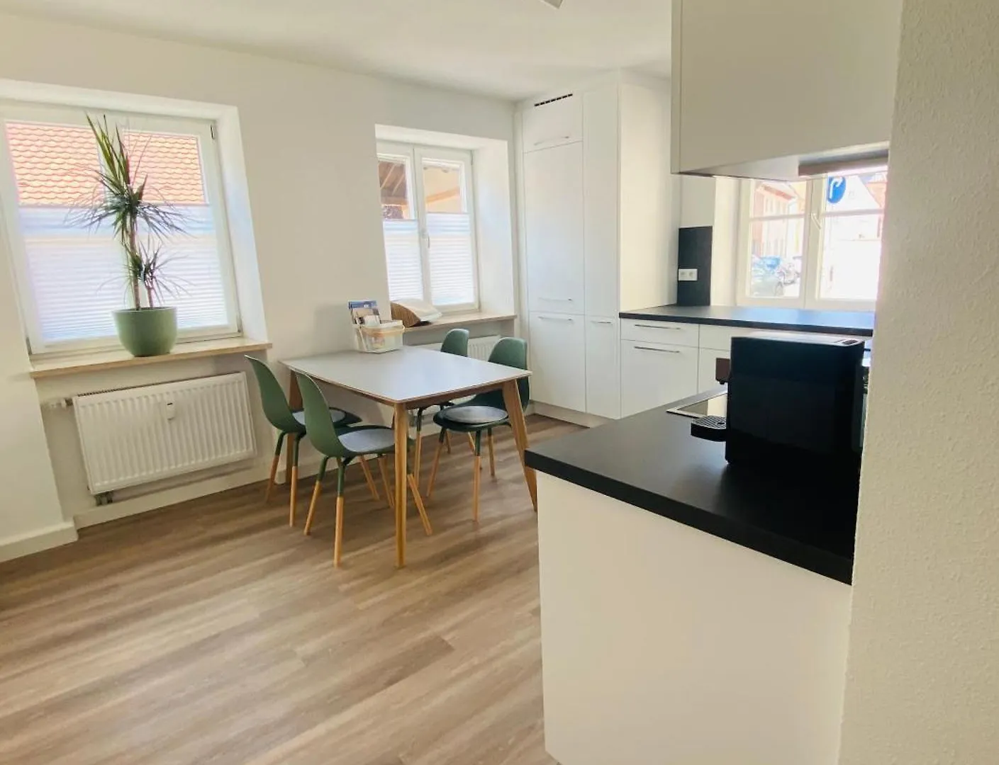 Apartment Trendy Appartement Im Zentrum Von Noerdlingen 50 Qm